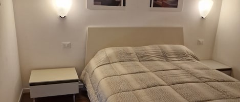 1 habitación, wifi y ropa de cama