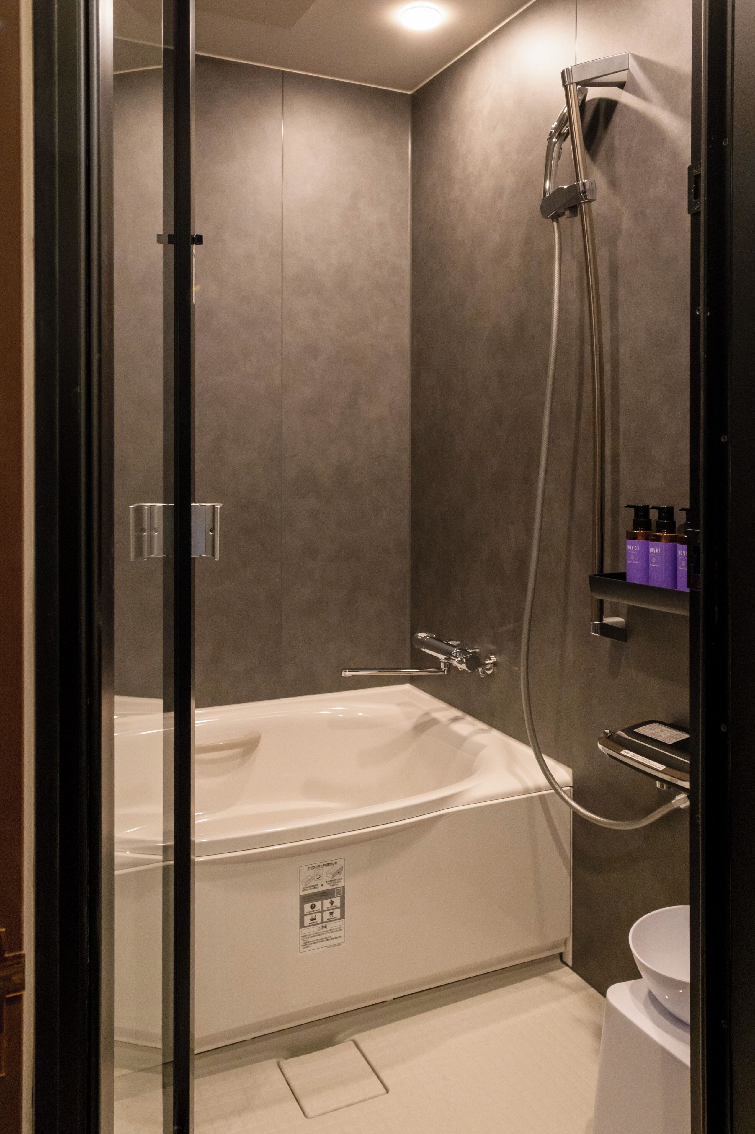 Renga, Non Smoking | Bathroom | Separate tub and shower, free toiletries, hair dryer, electronic bidet