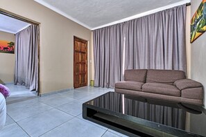 Kamer, meerdere slaapkamers, roken, open haard | Woonkamer