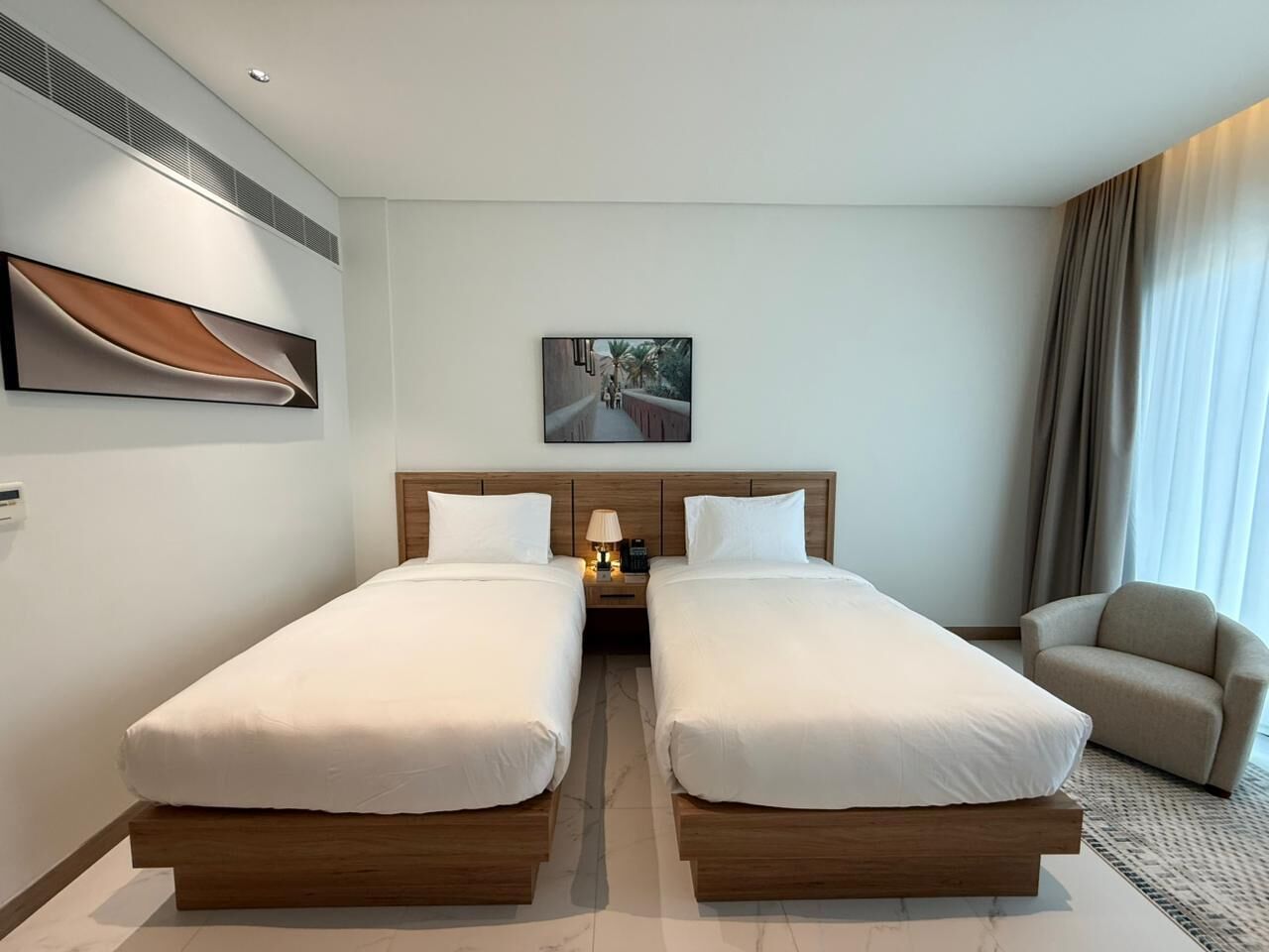 Superior Twin Room | Peti besi dalam bilik, meja, seterika/papan seterika, Wi-fi percuma 