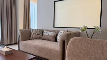 Suite | Peti besi dalam bilik, meja, seterika/papan seterika, Wi-fi percuma