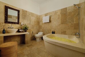 Bathroom - 5 Bedroom Villa in Ubud with Jungle view (Ubud)