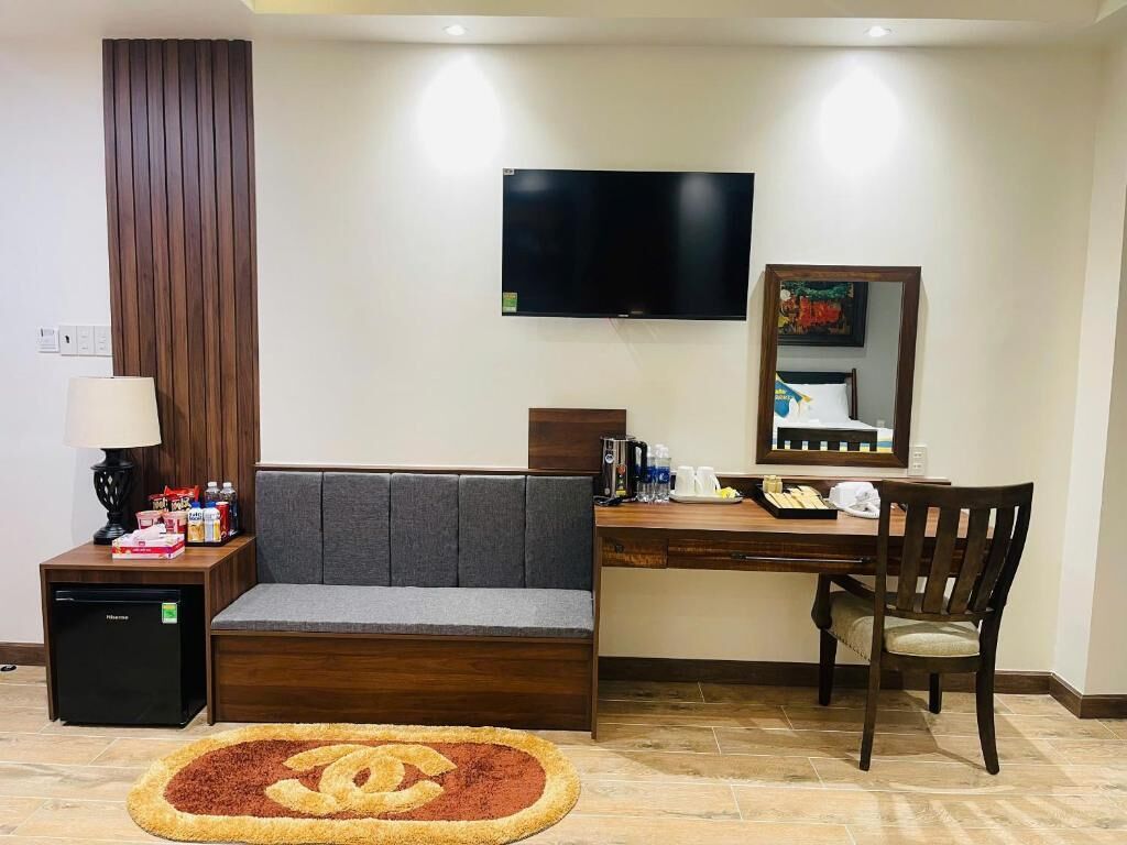 Estudio clásico, balcón, vistas al jardín | Interior