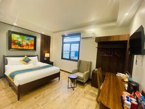 Classic Studio, Balcony, Garden View - King Sea Hotel (Rach Gia)