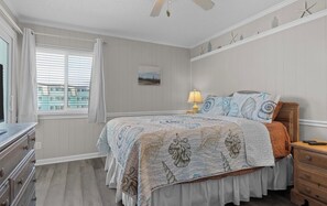 Room - 2 bedroom 2 bath over looking the pool , facing the ocean!!! (Atlantic Beach)