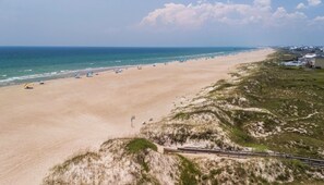 Beach - 2 bedroom 2 bath over looking the pool , facing the ocean!!! (Atlantic Beach)