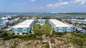 Exterior - 2 bedroom 2 bath over looking the pool , facing the ocean!!! (Atlantic Beach)