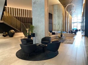 Lobby - 2BR Luxury Black Accented CBD Retreat | Pool + Gym (Melbourne)
