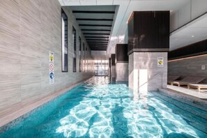 Pool - Prime 2BR CBD | Walk Everywhere | Pool + Gym (Melbourne)