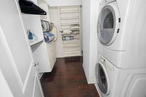 Interior - Huge 5BR Heart of Fulton Market, Duplex of dreams (Chicago)