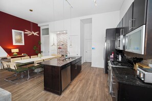 Fridge, microwave, oven, stovetop - Huge 5BR Heart of Fulton Market, Duplex of dreams (Chicago)
