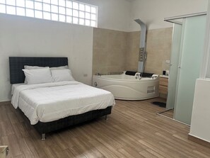 2 bedrooms, Internet, bed sheets - ✨Central Luxury Apartment with Jacuzzi and Balcony near Parque de las Aguas (La Victoria)