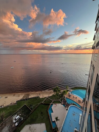 Flat River View - With a balcony and spectacular views of the Rio Negro.