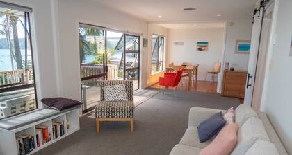 The Sands - Beach house with private access to Coopers Beach