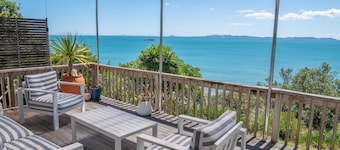 The Sands - Beach house with private access to Coopers Beach