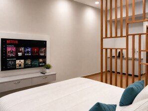 Estudio Deluxe | Escritorio, espacio para trabajar con un portátil, wifi gratis