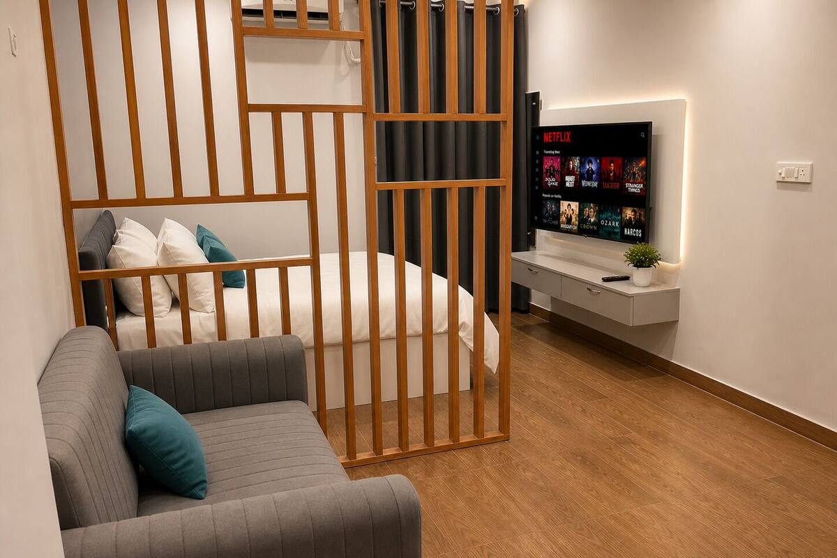 Desk, laptop workspace, WiFi (free)