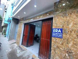 Exterior detail - Era Apartment Hoang Hoa Tham (Ba Dinh)