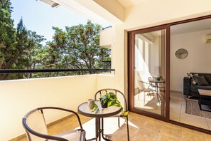 Apartment, 1 Bedroom, Kitchen, City View | Outdoor dining - Mia 1-BR Apartment & Balcony in Larnaca (Larnaca)