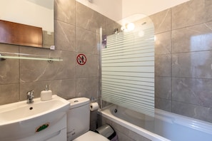 Apartment, 1 Bedroom, Kitchen, City View | Bathroom | Combined shower/tub, rainfall showerhead, free toiletries, hair dryer - Mia 1-BR Apartment & Balcony in Larnaca (Larnaca)