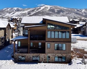 Exterior - Yampa Valley Lodge: Newly built offering theater and game room. Walk to gondola! (Steamboat Springs)