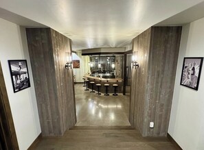 Bar (on property) - Yampa Valley Lodge: Newly Built - Theater and Bar/Game Room. Walk to gondola! (Steamboat Springs)