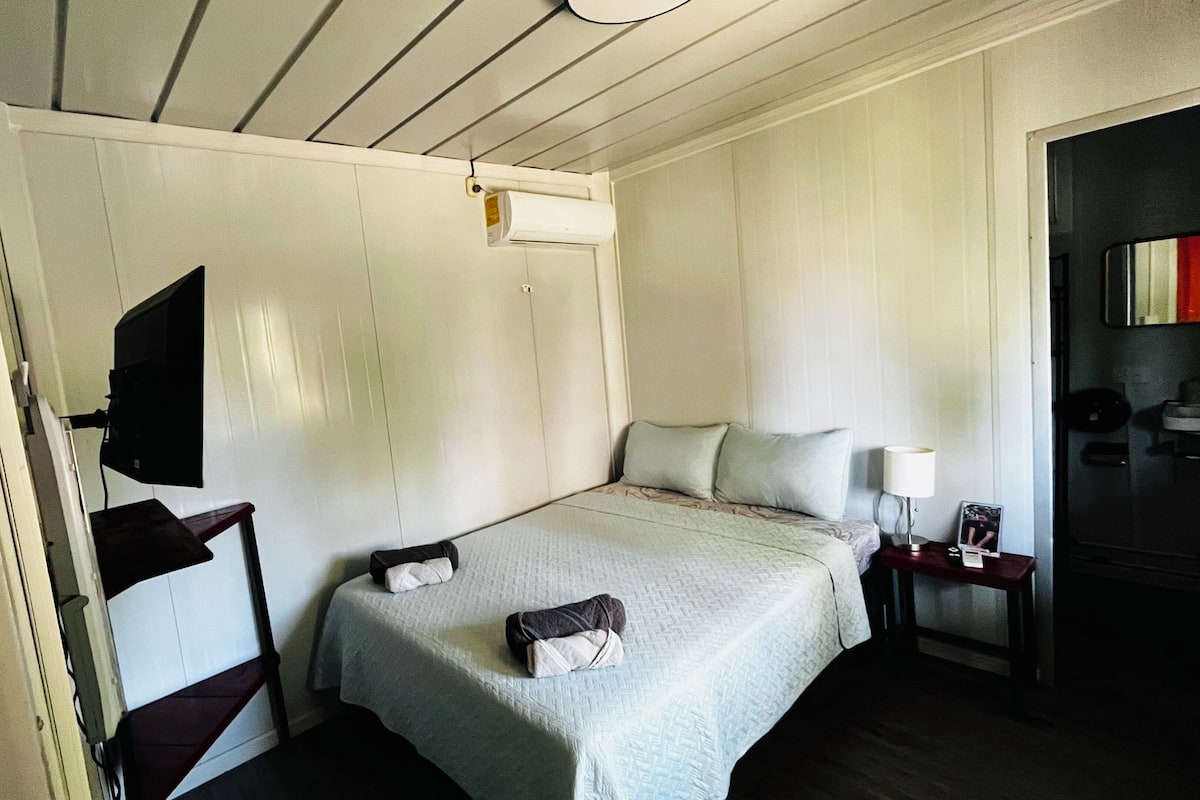 Standard-huoneisto, useita sänkyjä, näköala pihalle