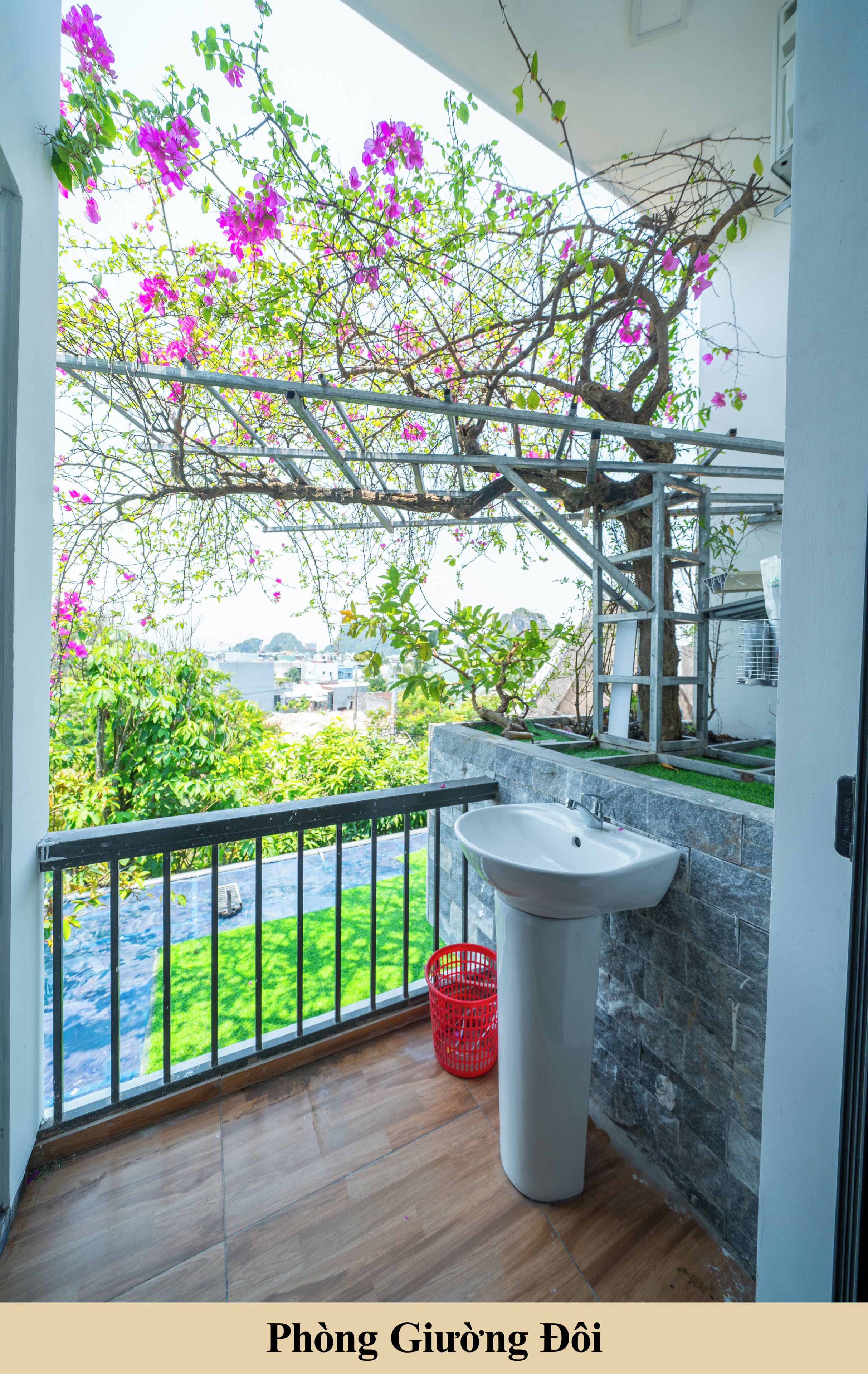 Family Double or Twin Room, Balcony, Mountain View | Interior