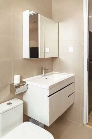 Premium Apartment, 1 Bedroom, Balcony, City View | Bathroom - CHOWA HOME by DNM Hospitality (An Khanh)