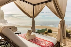 Beach - Master Suite at Grand Solmar Resort & Spa in beautiful Cabo San Lucas, 2 Beds (Cabo San Lucas)