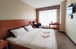 In-room safe, desk, laptop workspace - Fuente Oro Business Suites  (Cebu City)