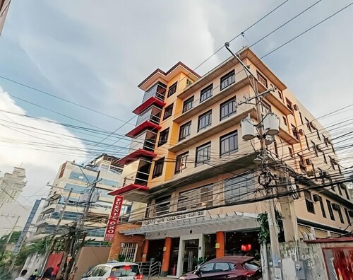 Fuente Oro Business Suites 