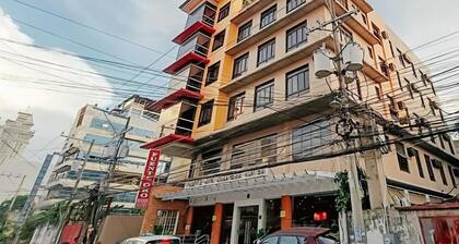 Fuente Oro Business Suites