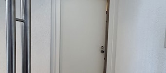 Cozy vacation apartment with balcony - 2 bedrooms with 2 private bathrooms