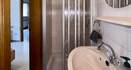 Cozy vacation apartment with balcony - 2 bedrooms with 2 private bathrooms