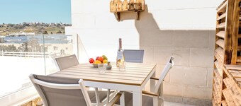 Viviani Court 2bd Modern Apt Xewkija Gozo