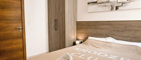 Standard Apartment, Multiple Bedrooms, 2 Bathrooms (Viviani Court 2bd Modern Apt Xewkija) | 2 bedrooms, free WiFi, bed sheets