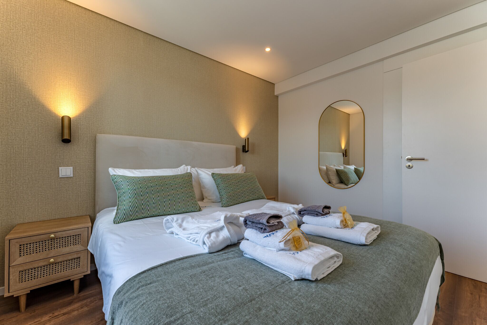 2 chambres, fer et planche à repasser, lit parapluie, Wi-Fi gratuit