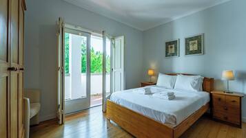 5 slaapkamers, een strijkplank/strijkijzer, gratis wifi, beddengoed