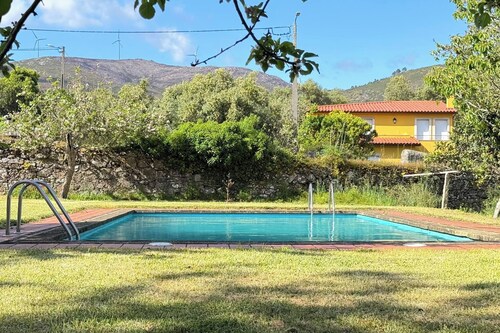 Casa das Pintoras Garden and Pool
