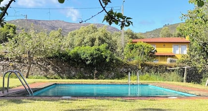 Casa das Pintoras Garden and Pool