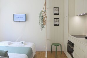 1 bedroom, iron/ironing board, free WiFi, bed sheets - Classy Urban Life Studio Oporto (Oporto)