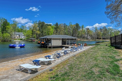 Lakefront Luxury 7BR, 7BA, Beach, Dock, Views