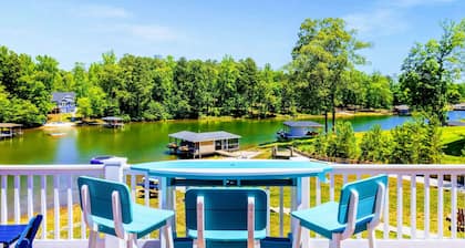 Lakefront Luxury 7BR, 7BA, Beach, Dock, Views