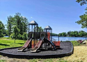 Children’s area - Lakefront Luxury 7BR, 7BA, Beach, Dock, Views (Mineral)