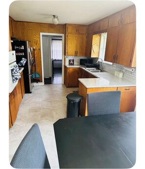 Private kitchen - Vintage with a touch of modern! A vintage style house with advanced technology (Houston)