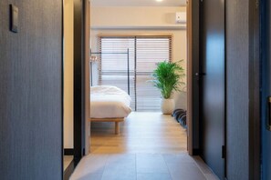 Leilighet – comfort | Blendingsgardiner, strykejern/-brett og wi-fi (inkludert)