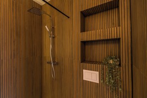 Shower, hair dryer, towels, soap - Luxury Penthouse with Private Terrace&Jacuzzi/2BR+living (Cluj-Napoca)