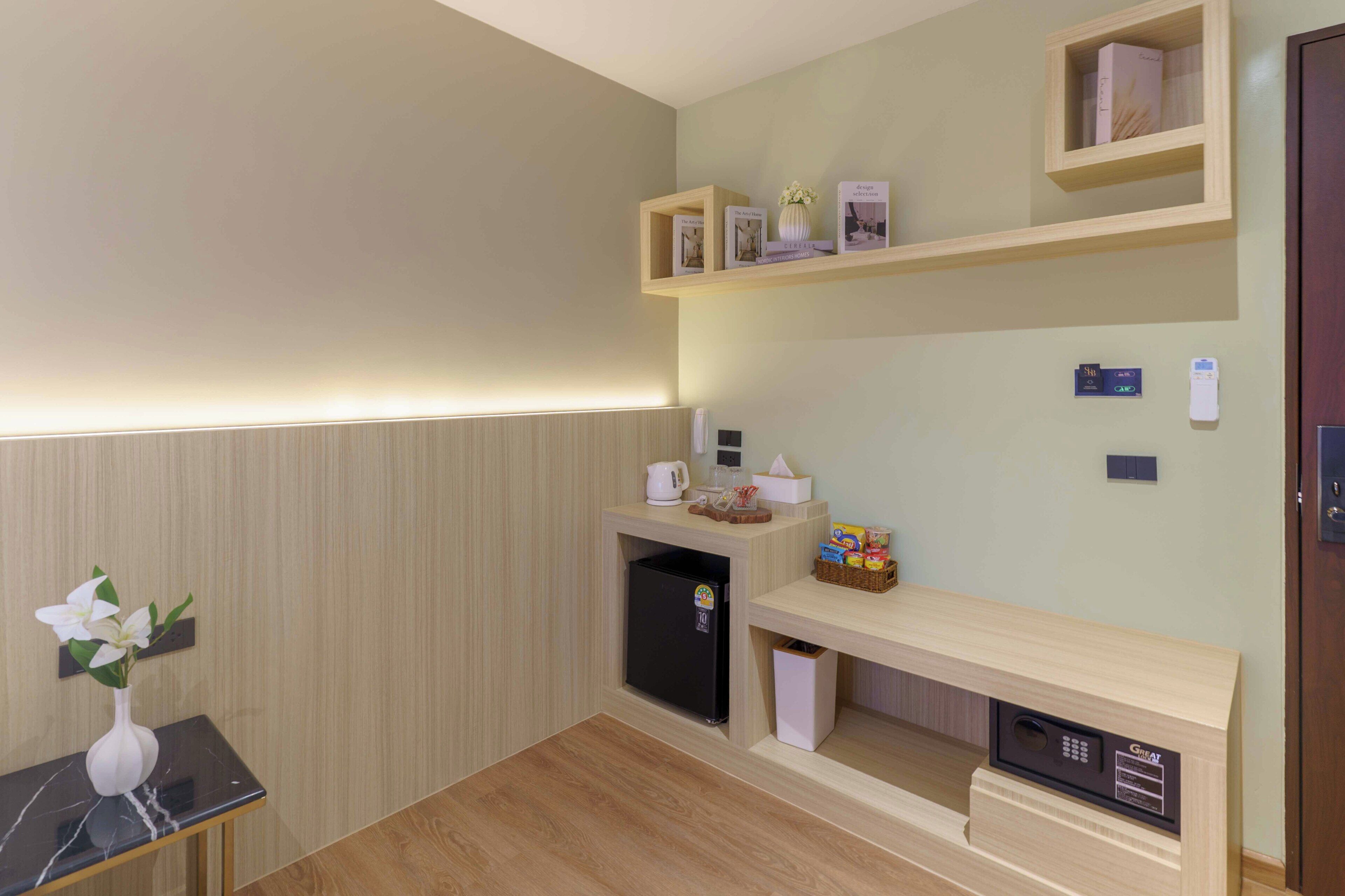Deluxe Double Room, Non Smoking, City View | Interior