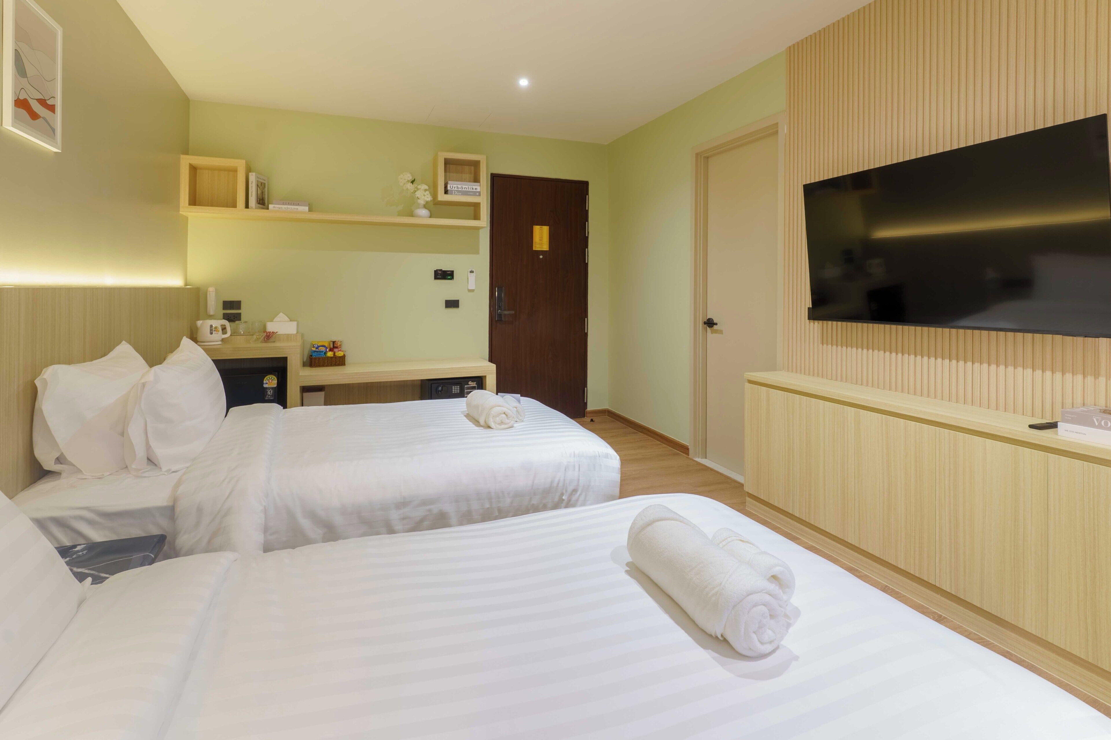 Deluxe Twin Room, City View | In-room safe, desk, blackout curtains, soundproofing